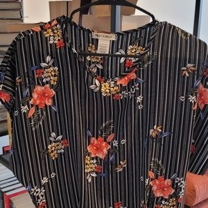 Miley and Molly size small floral blouse